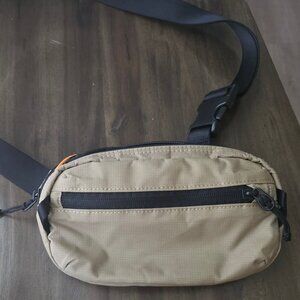 Tomtoc 1.5L X-Pac Sling Bag